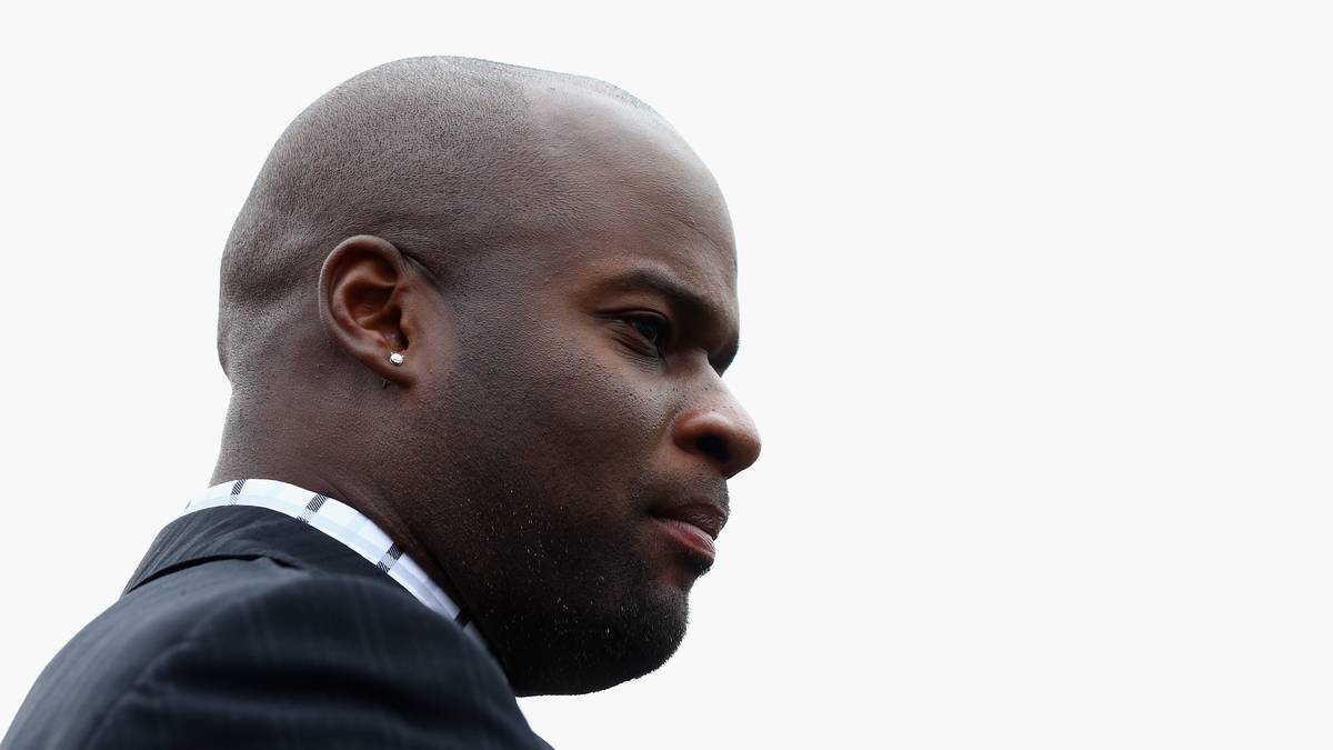 VINCE YOUNG: Einst galt Vince Young bei den Tennessee Titans als riesiges Talent. An Position drei im Draft gezogen, stand dem Quarterback eine große NFL-Karriere mit dicken Verträgen bevor. Die Erwartungen konnte er - auch verletzungsbedingt - nie erfüllen. Dennoch verdiente er während seiner Karriere 34 Millionen an Gehältern und rund 30 Millionen durch Sponsorenverträge. 2014 musste er wegen zehn Millionen Dollar Schulden Privatinsolvenz anmelden