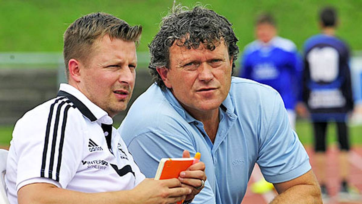 Einen denkwürdigen Erfolg feiert Marschall elf Jahre später. Er schießt den Aufsteiger 1. FC Kaiserslautern in der Saison 1997/'98 zum Meistertitel. Später arbeitet er als mit seinem alten Kollegen Thomas Riedl als Trainer beim Oberligisten SC Idar-Oberstein - im August 2014 trennt sich der Klub vom Duo. 2016 kehrt Marschall als Chefscout nach Lautern zurück