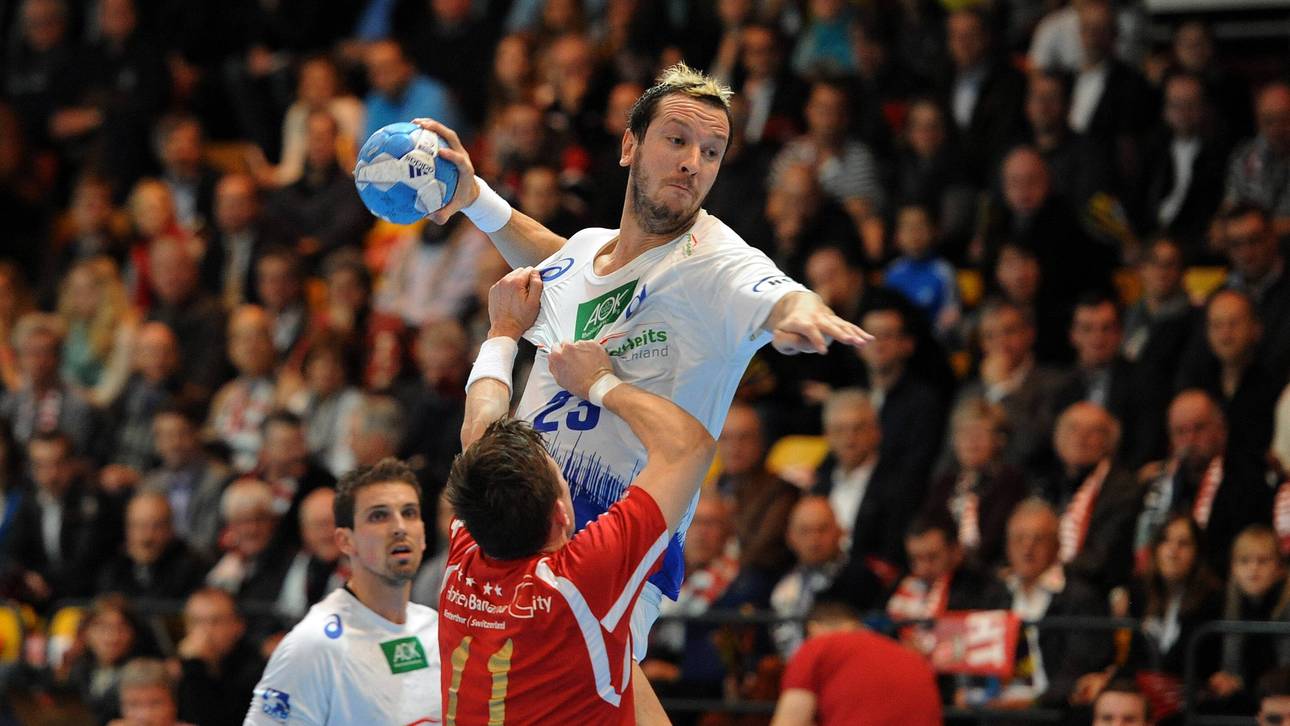 HSV Hamburg festigt Tabellenführung