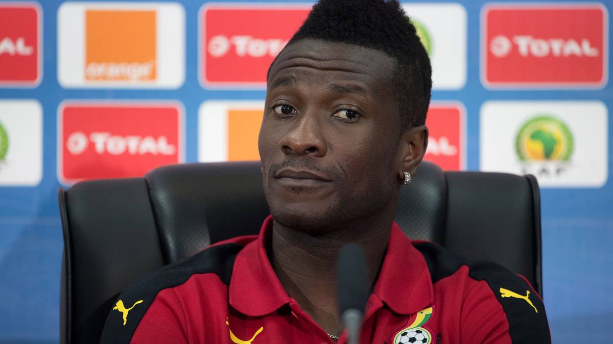 Asamoah Gyan war in seiner ghanaischen Heimat nicht nur als Stürmer, sondern auch als Sänger bekannt. Er nahm mehrere Lieder auf, einige mit dem Rapper Castro. Dieser verschwand 2014 unter mysteriösen Umständen bei einem Jet-Ski-Ausflug, bei dem auch Gyan dabei war