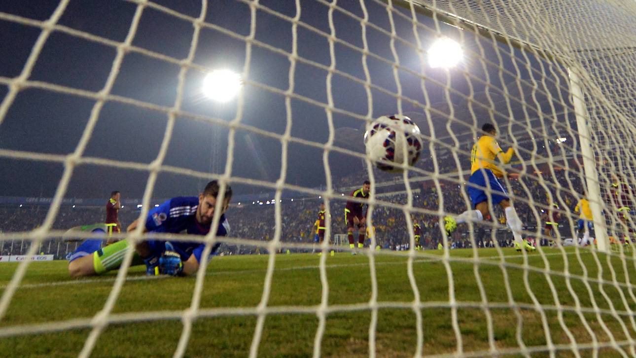 Firmino trifft, Brasilien weiter