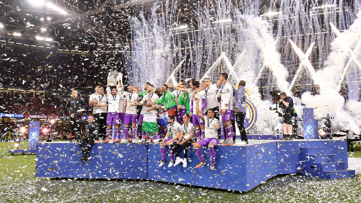 Mit der erstmaligen Titelverteidigung in der Champions League schreibt Real Madrid Geschichte. Die Mannschaft sichert sich ihren Platz unter den Besten der Besten. SPORT1 zeigt die größten Fußballteams der Historie