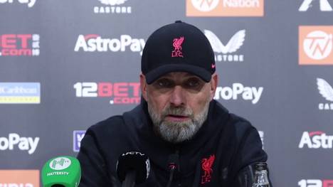 Jürgen Klopp erklärte nach der 0:3-Niederlage gegen Wolverhampton, dass er es vorziehen würde, nicht mit dem Journalisten James Pearce zu sprechen, wegen der Dinge, die er geschrieben hat.