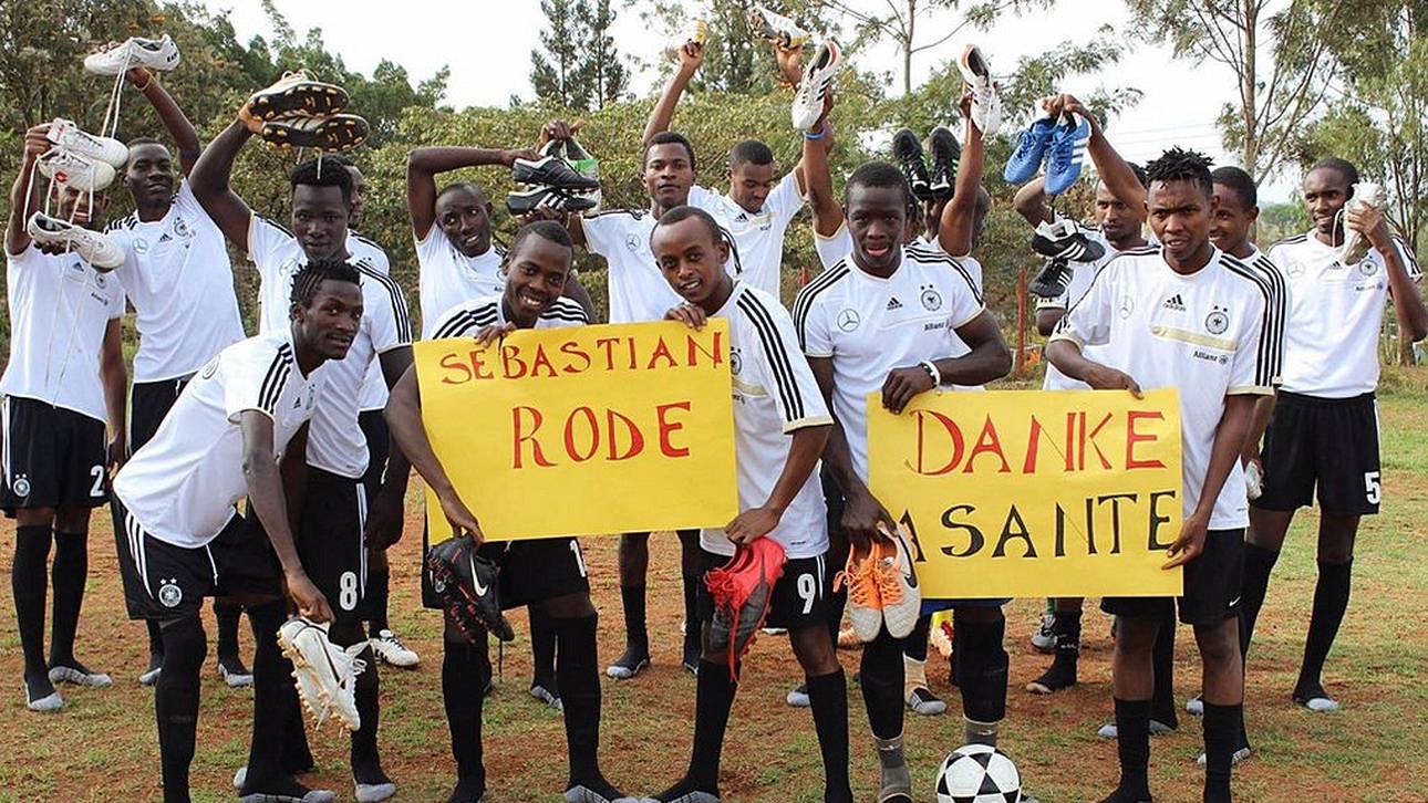 Rode spendet Schuhe für Kenianer