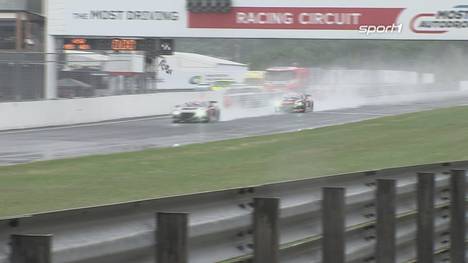 Gastfahrer Maximilian Paul feiert beim Audi Sport Seyffarth R8 LMS Cup in Most einen Doppelsieg. Die Gesamtführung behält weiterhin der 21-jährige Tim Reiter.