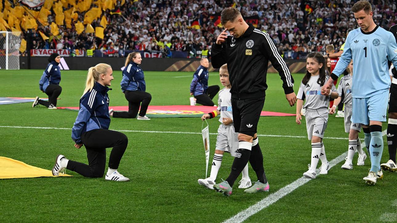 Joshua Kimmich lief vor dem Spiel gegen Portugal mit seinem Sohn auf den Platz