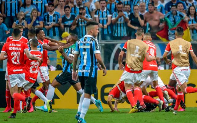 Brasilien Copa Libertadores Gremio Gegen Internacional Endet In Schlagerei