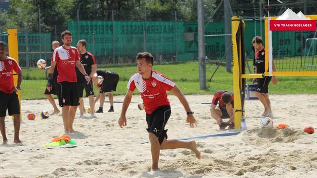 Nach den erste Aufwärmrunden geht es für die Spieler der Schwaben auf dem Beachvolleyballplatz zur Sache