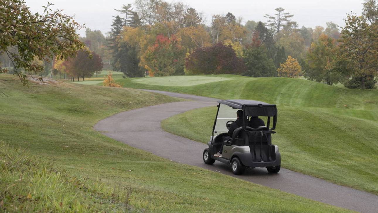 Tod nach Sturz aus Golf-Cart