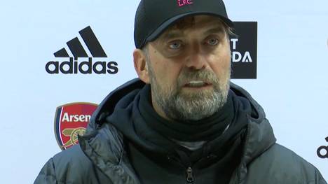 Nach dem Sieg gegen den FC Arsenal hat Liverpool-Trainer Jürgen Klopp harte Worte in Richtung Schiedsrichter losgelassen. Dabei ging es um die Fouls an seinem Schützling Sadio Mané.