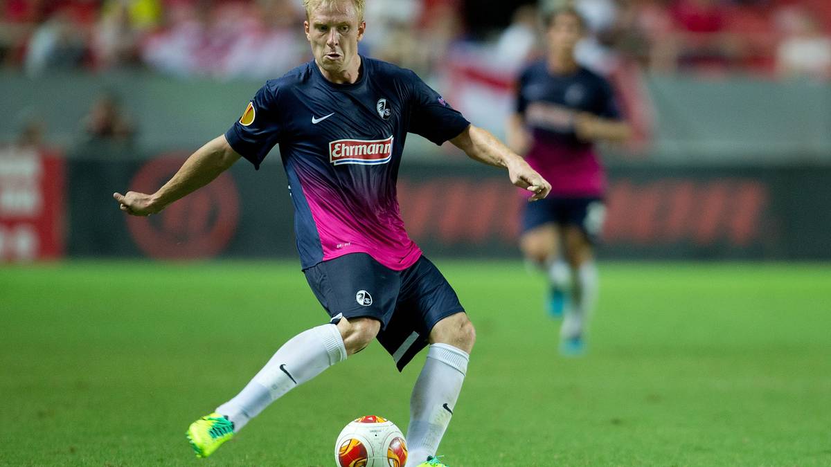 Die weiteren Stationen in der Bundesliga für den Stürmer: Eben jener VfL aus Wolfsburg, Hannover 96, Borussia Mönchengladbach und zuletzt in der Saison 2014/15 der SC Freiburg. Heute ist Hanke, WM-Dritter von 2006, Investor und Gesellschafter von tivela.com - einem Fußball-Lifestyleportal für Profifußballspieler, Fans und Marken