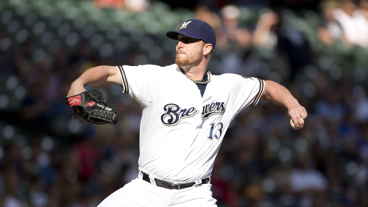 WILL SMITH: Der Baseball-Spieler der Milwaukee Brewers zieht sich beim Ausziehen eines Schuhs einen Außenbandriss im Knie zu