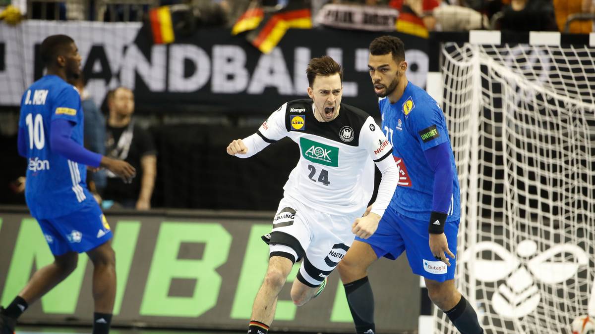 PATRICK GROETZKI: Das kleine Sorgenkind leitete mit einem ungenauen Pass auf Fäth das erste Gegentor ein. Danach aber mit starker Performance: Ein Behind-the-back-Anspiel auf Gensheimer nach einem Rettungshecht ließ die Fans jubeln, außerdem verwandelte er von außen drei von drei Würfen. Groetzkis beste Leistung