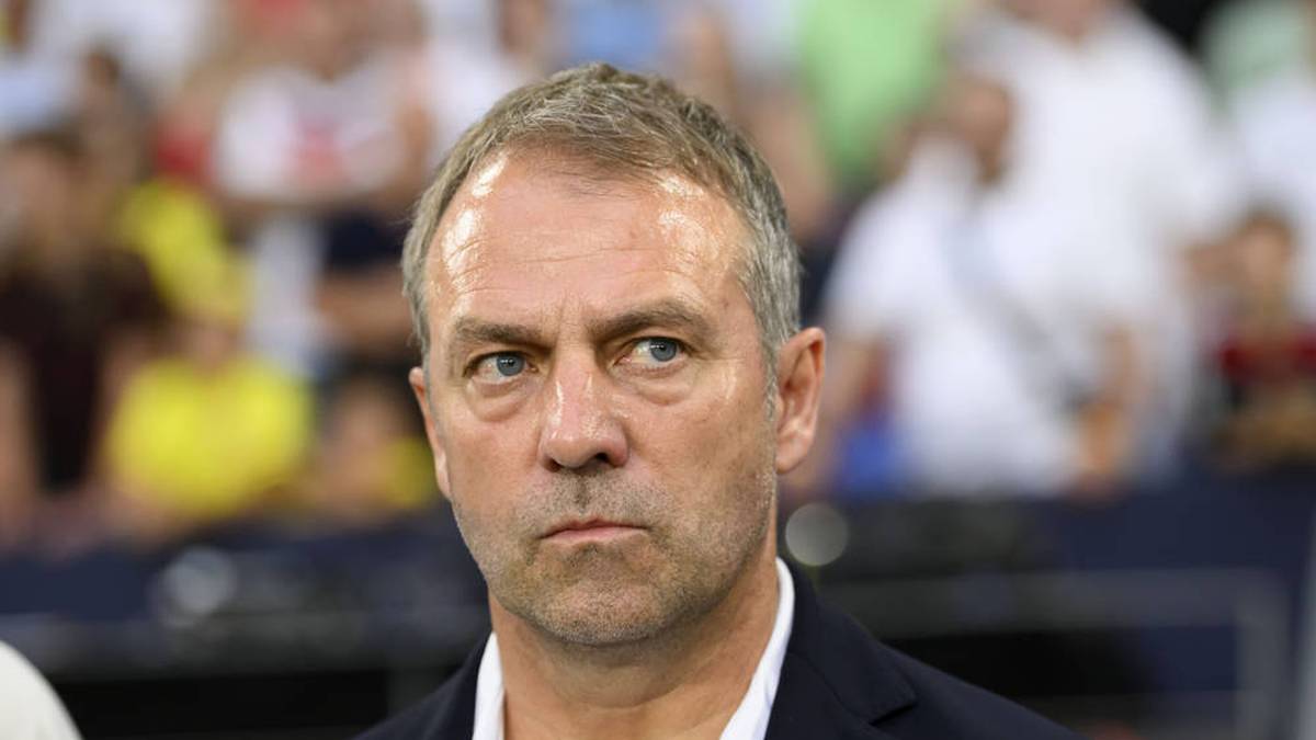 Bundestrainer Hansi Flick hat ein Jahr vor der Heim-EM das Vertrauen der deutschen Fußballfans verloren. 