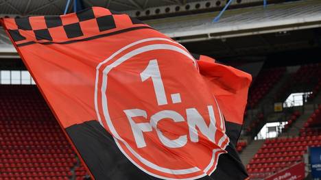 Der 1. FC Nürnberg geht auf Distanz zu einem Banner für einen verstorbenen Neonazi  