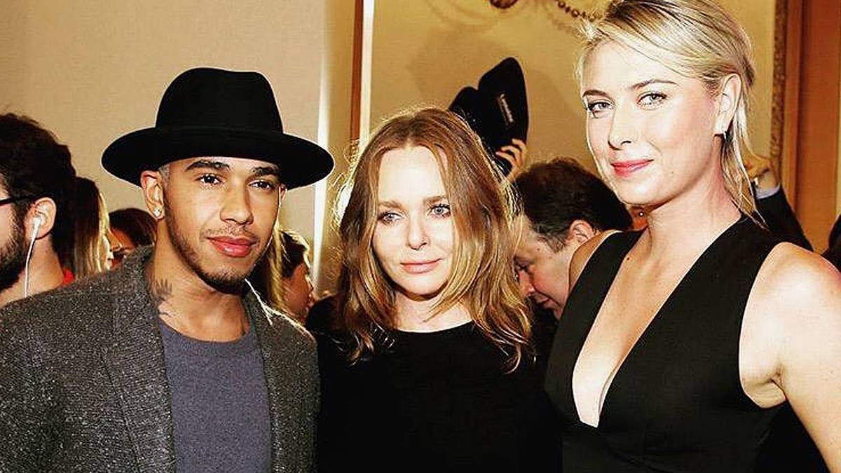 Auch Tennis-Superstar Maria Scharapowa zeigt sich auf der Fashion Week von Modedesignerin Stella McCartney zusammen mit Hamilton