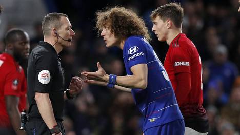 FA Cup: David Luiz von Chelsea bekommt kein Elfmeter trotz kaputtem Trikot