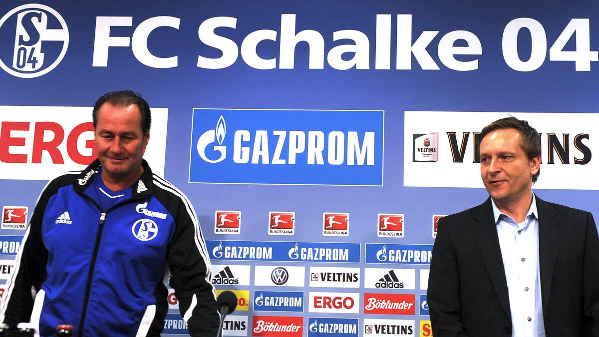 Im September 2011 scheidet Rangnick wegen eines Burnout-Syndroms als Trainer bei den "Königsblauen" aus, als Nachfolger holt Heldt mit Huub Stevens einen alten Bekannten