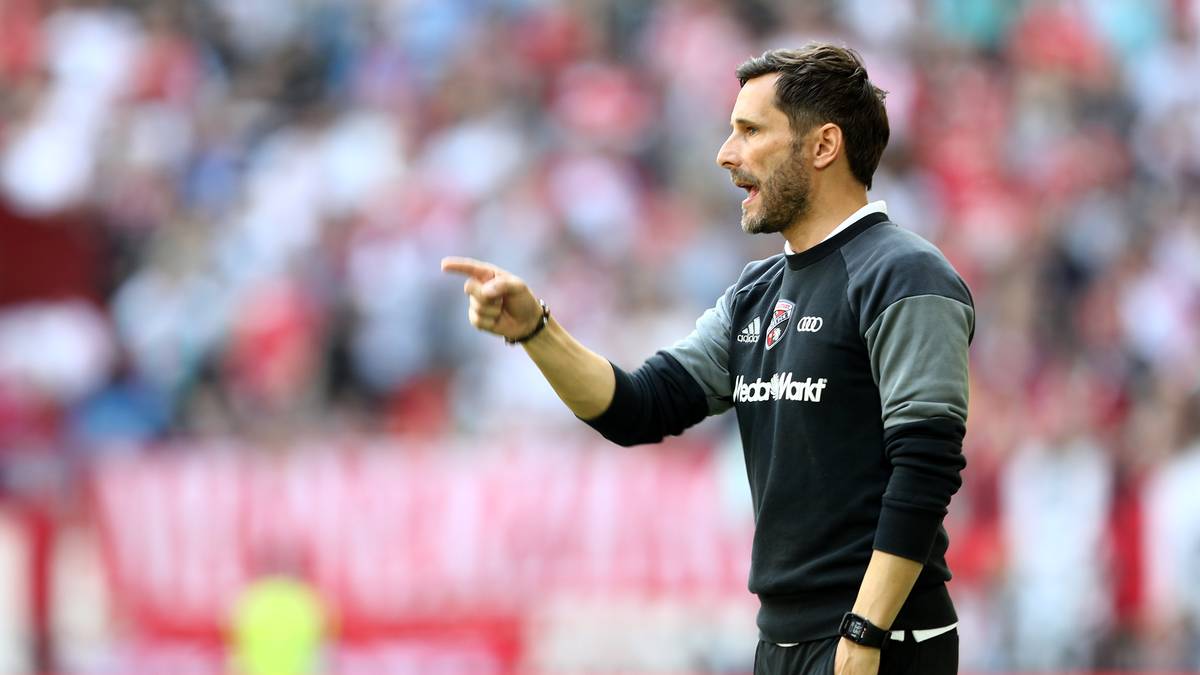 STEFAN LEITL (FC Ingolstadt): "Der Druck liegt jetzt erst einmal in Köln und Hamburg, die mit ihrer Qualität aus unserer Sicht die absoluten Topfavoriten in der 2. Liga sind. Dahinter wird es fünf bis sechs Teams geben, die sich um den dritten Platz streiten werden"