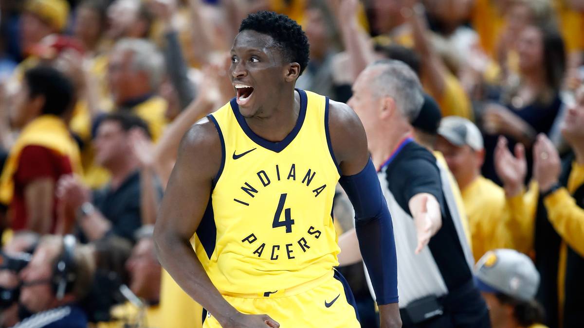 Als Stargast ist Victor Oladipo am Start. Der Guard der Indiana Pacers geleitet das Fahrerfeld im "Pace Car" an die Startlinie