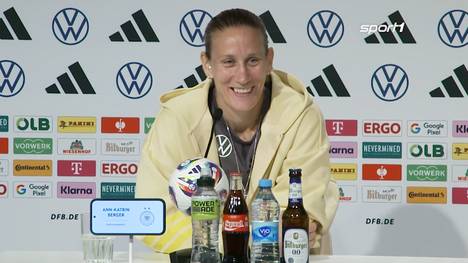 Wie auch ihre Vorgängerinnen Nadine Angerer oder Almuth Schult will auch Ann-Katrin Berger eine Ära im DFB-Tor prägen. Dabei ist die Kommunikation zu den beiden vorhanden, aber nicht immer einfach.