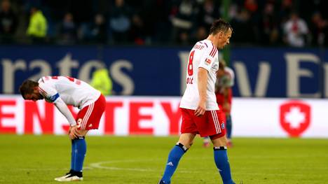 Rafael van der Vaart und Ivica Olic vom Hamburger SV sind traurig