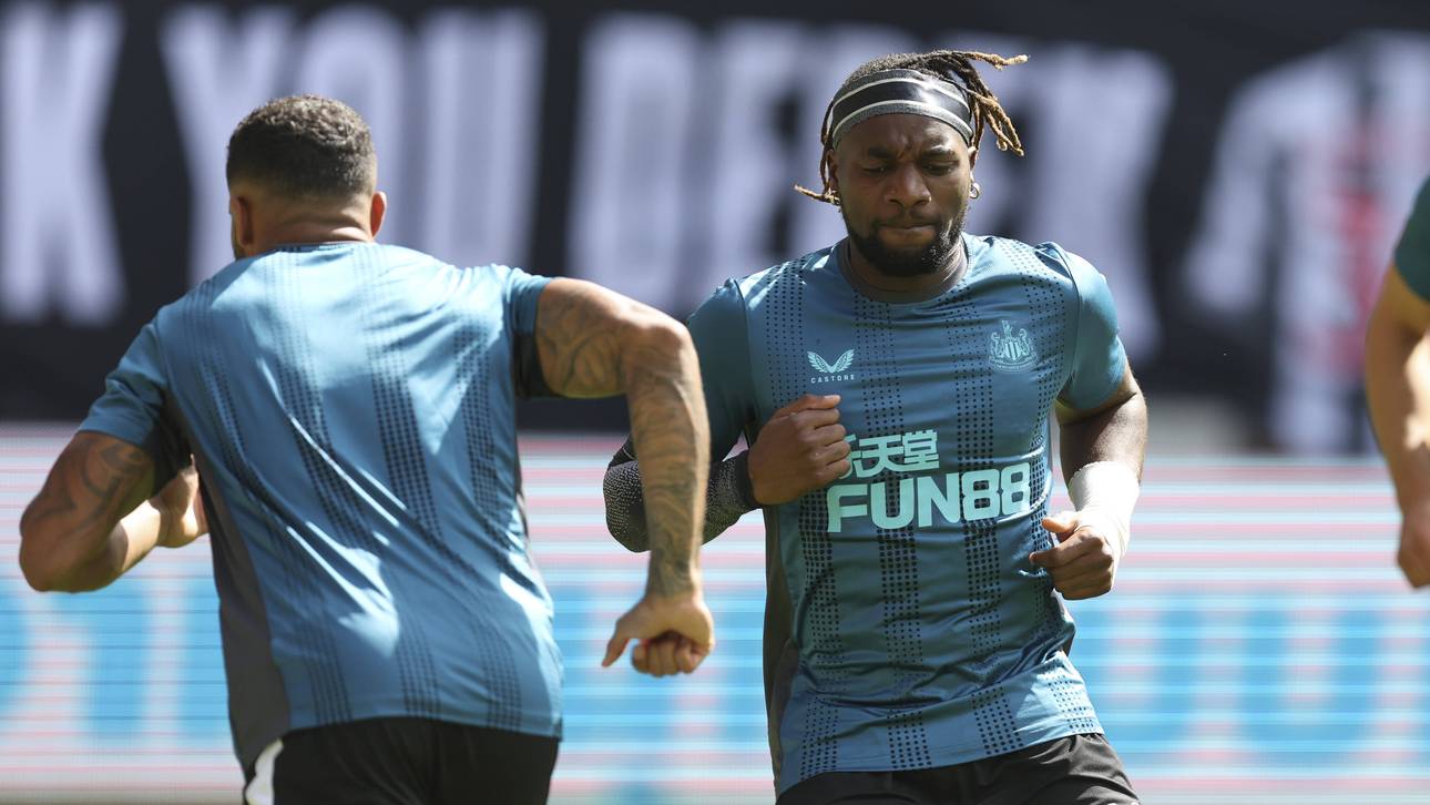 Newcastle spielt in Trainings-Shirts