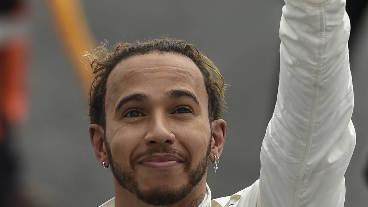Der wahre Triumphator des Rennens ist jedoch Lewis Hamilton, der den WM-Triumph durch seinen vierten Platz perfekt macht