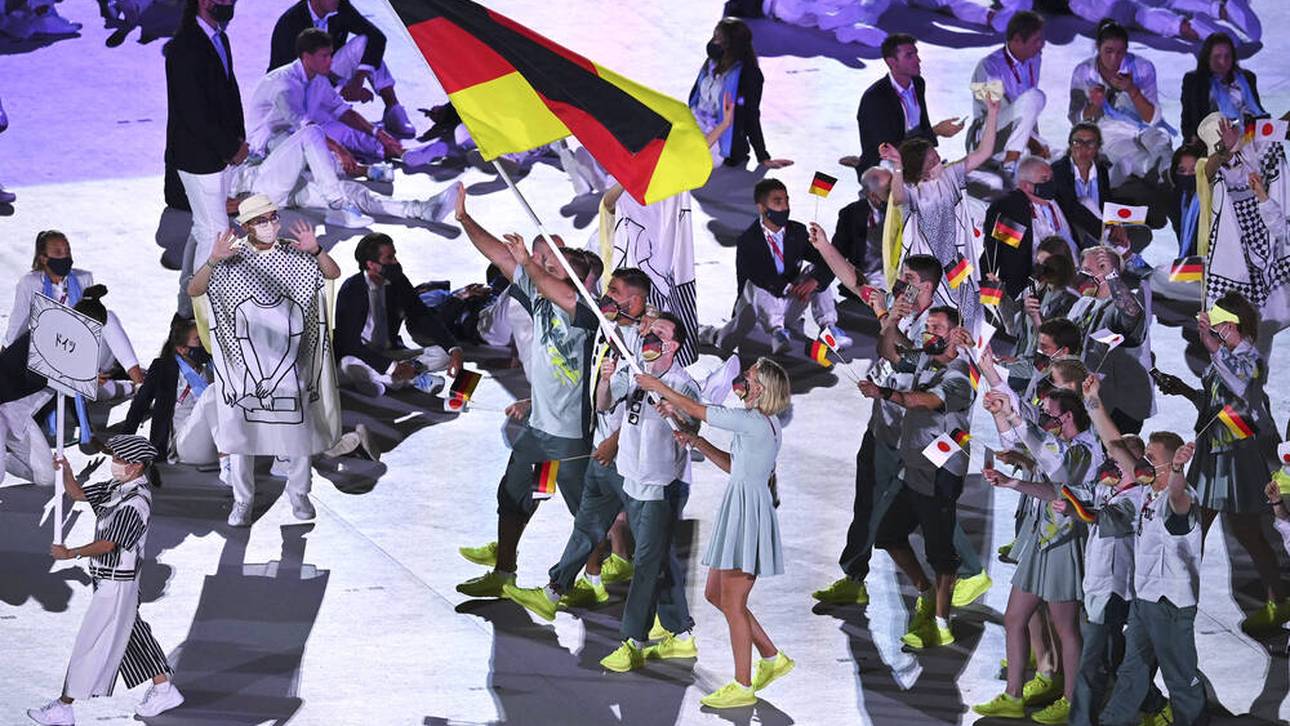 Tragen Zverev oder Schröder Fahne?