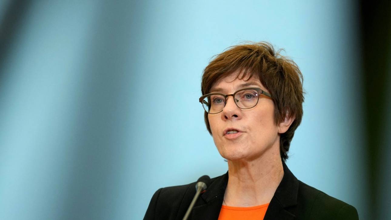 Was Kramp-Karrenbauer Olympioniken sagt