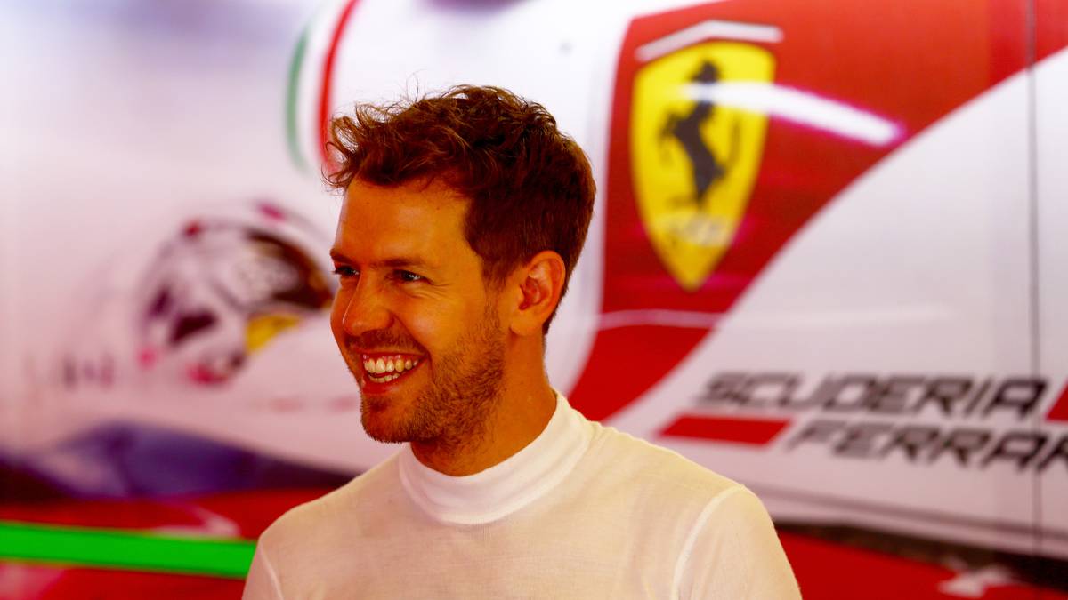 ...die "Nazionale Piloti", ein Fußballteam aus Motorsportpiloten. Das wird von keinem Geringeren als dem viermaligen Formel-1-Weltmeister Sebastian Vettel angeführt. Die Erlöse des Spiels kommen zu 100 Prozent der Initiative BasKIDball von iSo e.V. und dem Bundesverband Schädel-Hirnpatienten in Not e.V. zu Gute