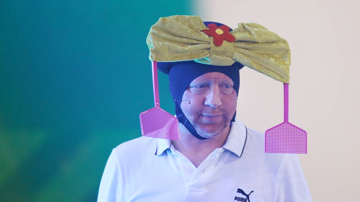 Auch in Deutschland ist die Tennislegende im TV weiterhin ein gern gesehener Gast und für jeden Spaß zu haben. Am 22.10.2013 tritt er in der Fernsehshow "Alle auf den Kleinen" in Köln auf und sorgt mit dieser kuriosen Kopfbedeckung für Aufsehen