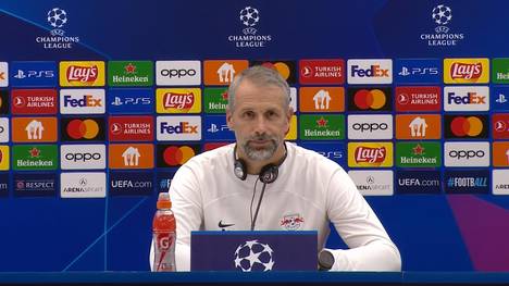Janis Blaswich macht als Ersatz für Peter Gulacsi eine gute Figur im Tor von RB Leipzig. Auch Trainer Marco Rose lobt den Keeper für seine Leistung und seinen Charakter. 