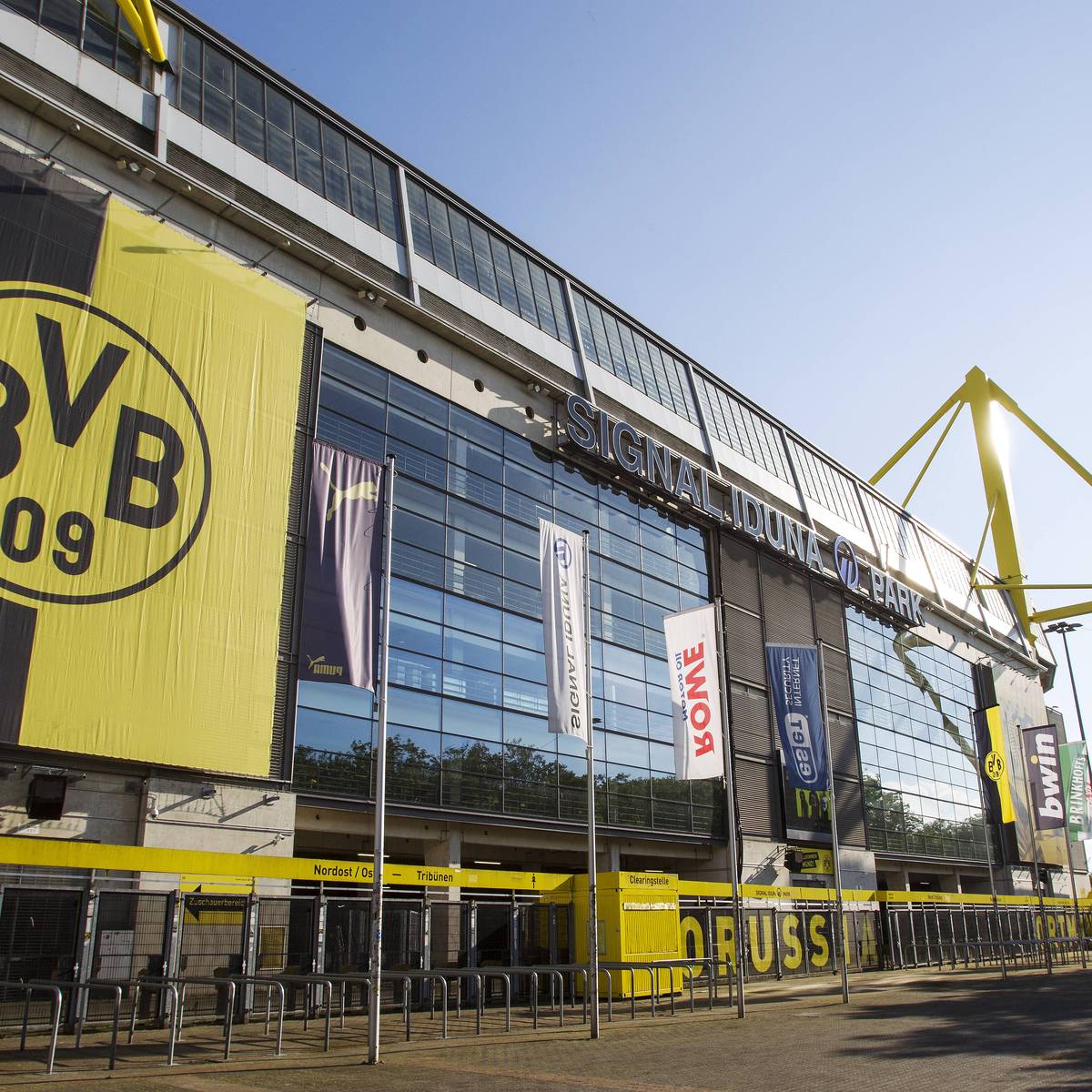 Borussia Dortmund begegnet den explodierenden Energiepreisen in wohl Millionenhöhe mit vielen Einsparungen. Neben der Beleuchtung ist auch der Rasen betroffen. 