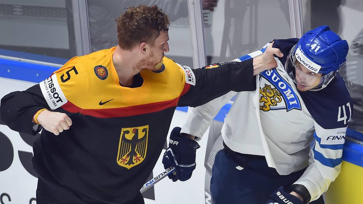 Ehrhoffs Partner in der Defensive ist der zweite NHL-Verteidiger. Er spielt seit 2015 für die Anaheim Ducks. In der Verteidigung räumt der 1,90-Meter-Hüne kompromisslos ab. Mit 14 Strafminuten ist Holzer das Raubein im Team, das aber auch die nötigen Zeichen setzt