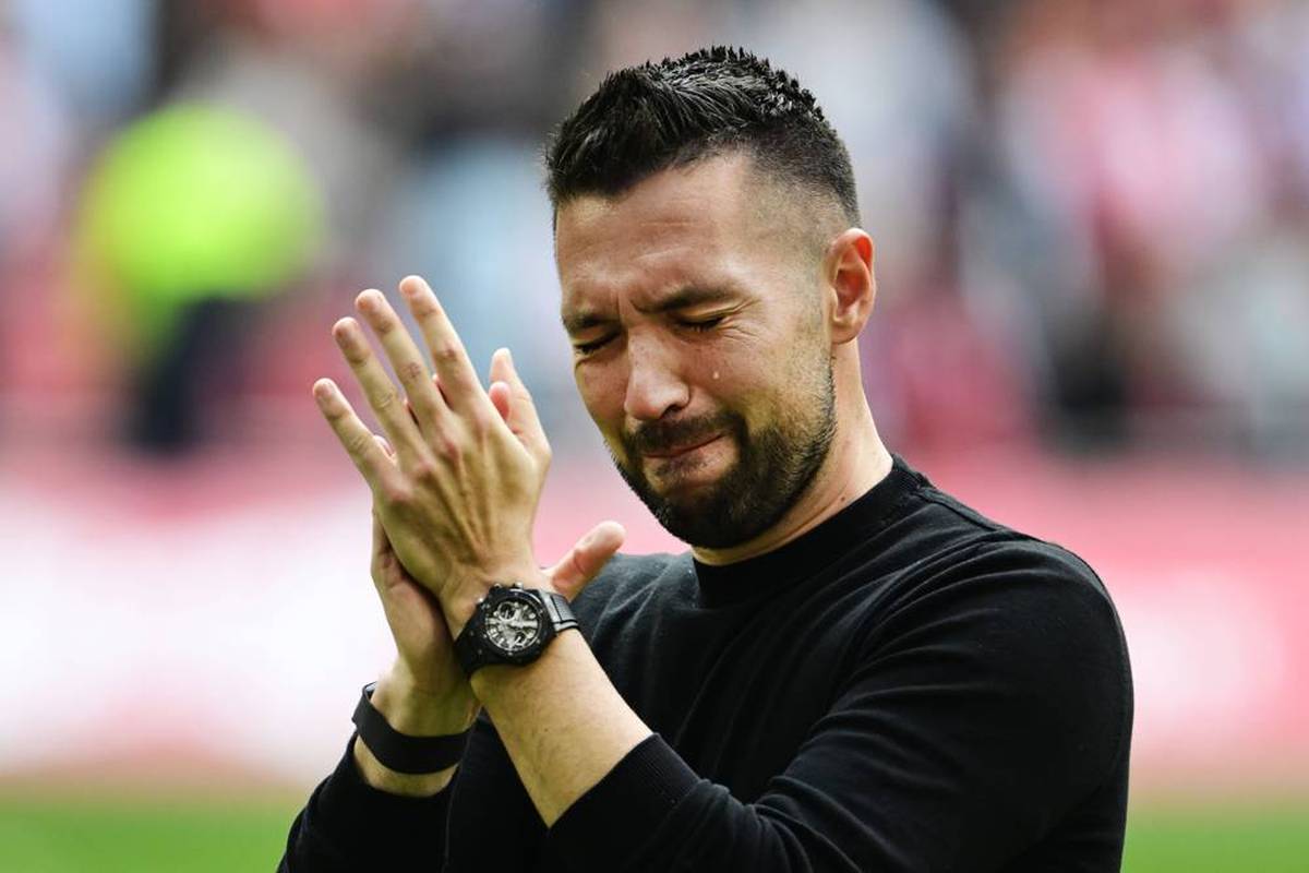 Ajax-Beben! Trainer schmeißt hin