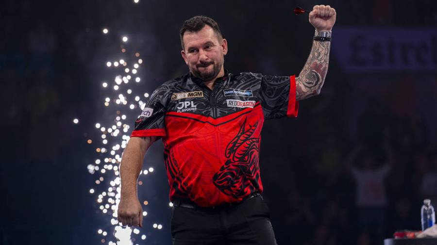 JETZT im TV & Stream: Großer Darts-Abend in Berlin eröffnet!