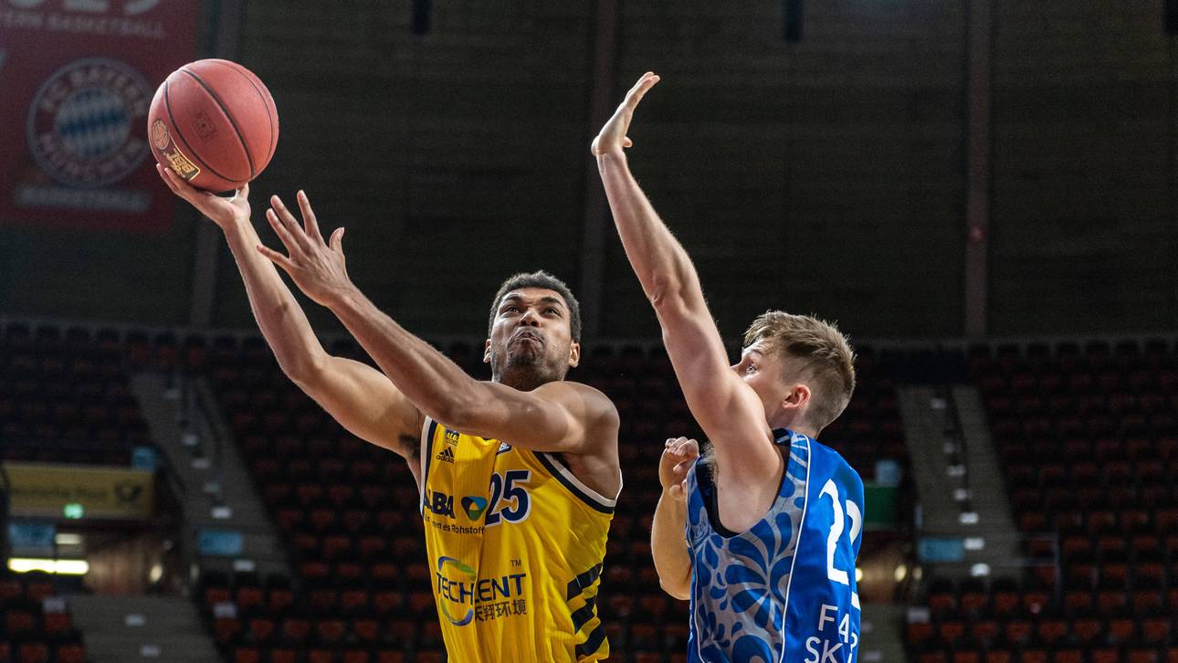 ALBA zittert sich zum Auftaktsieg