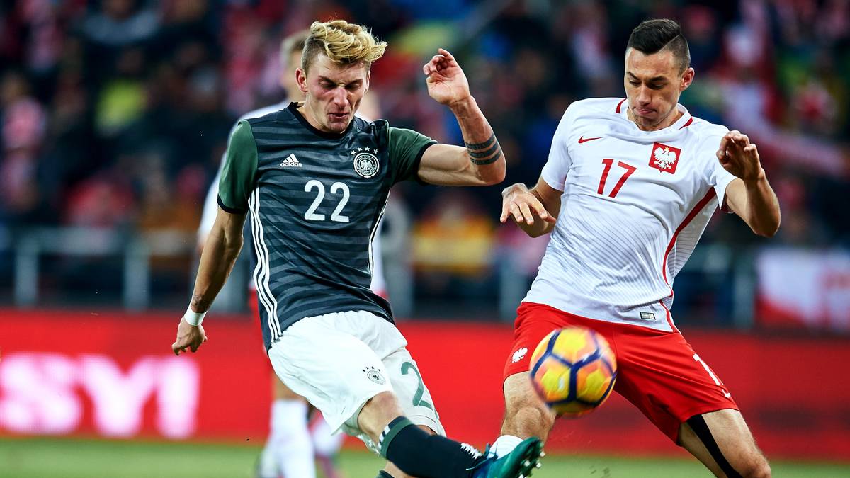 MAXIMILIAN PHILIPP (Nr. 22, SC Freiburg, künftig Borussia Dortmund) - 6/0