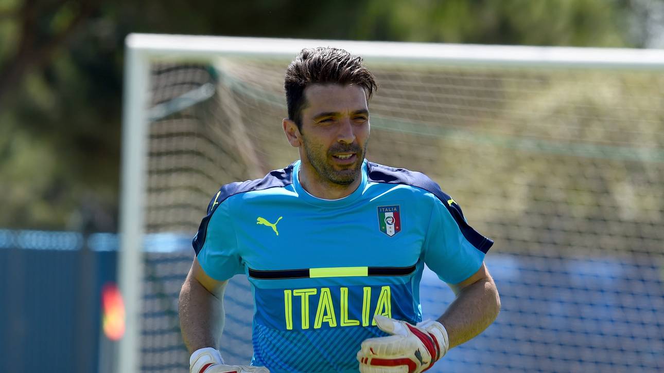 Buffon setzt auf „verrückte“ Jugend