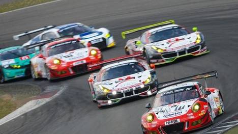Trotz einer Zeitstrafe bleibt der Firkadelli-Porsche Gesamtsieger von VLN4