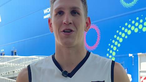 Olympiasieger Lukas Märtens hat sich auf den Tag genau ein Jahr nach seinem Erfolg bei den Sommerspielen in Paris erstmals zum Weltmeister gekrönt. Im exklusiven Interview mit SPORT1 spricht der Deutsche über seinen körperlichen Zustand nach dem Erfolg und neue Ziele.