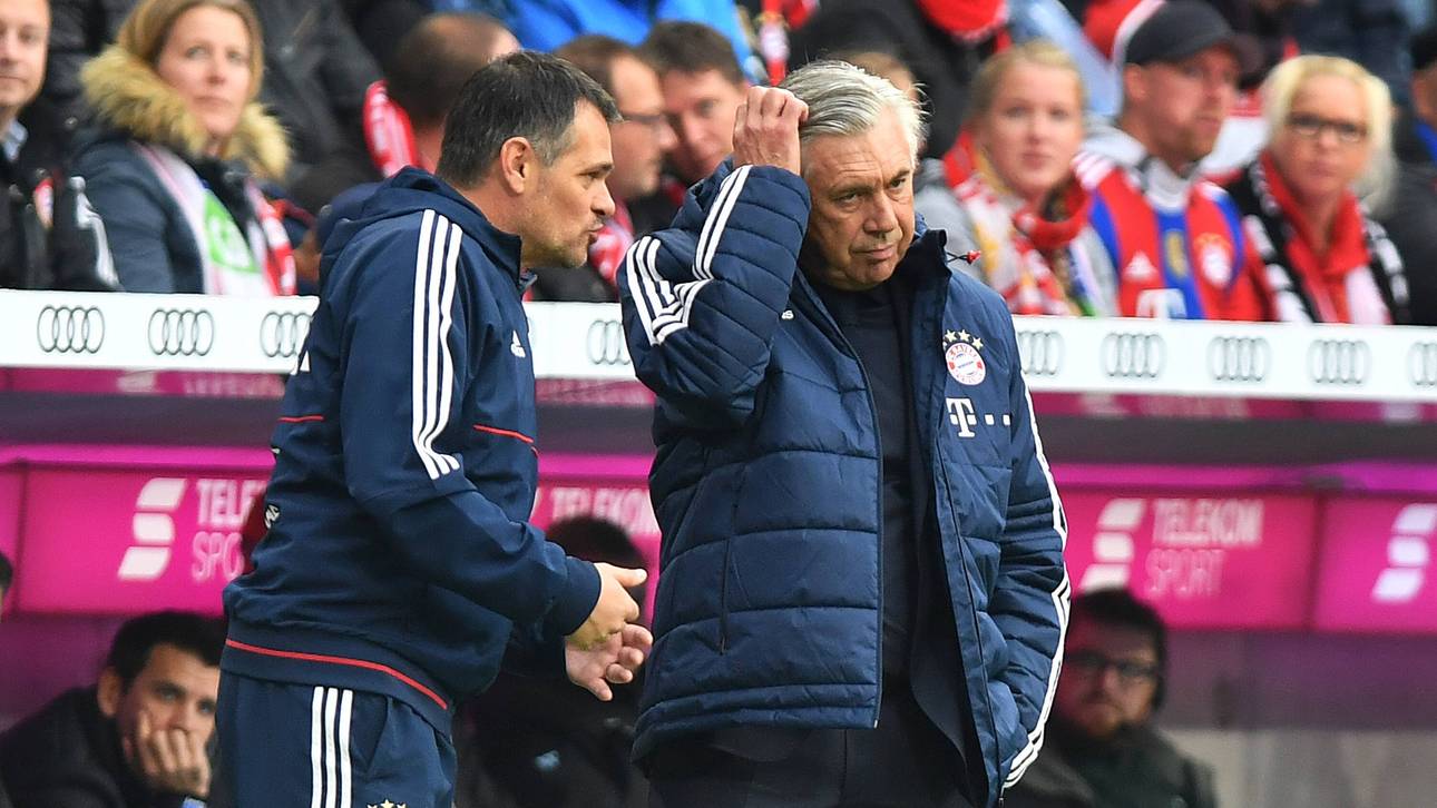 Willy Sagnol (l.) im Gespräch mit Carlo Ancelotti