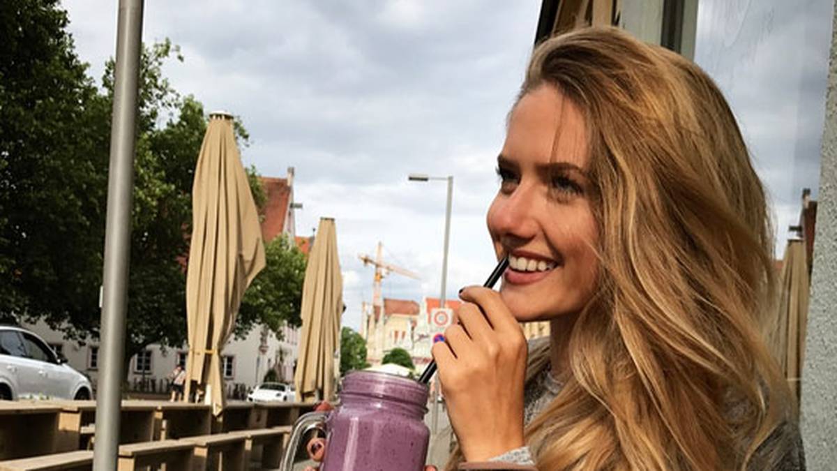 ... oder genießt in einem Café ein Kaltgetränk 