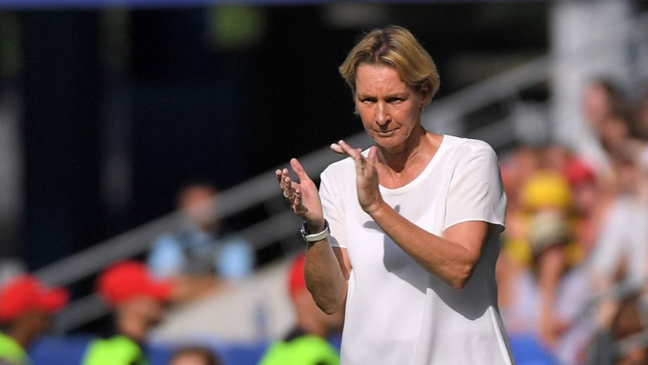 Schwieriger Jahresstart: Voss-Tecklenburg will Problemen trotzen