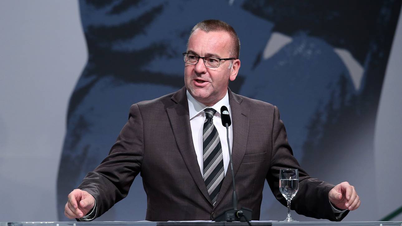 Minister denkt an Pyro-Erlaubnis