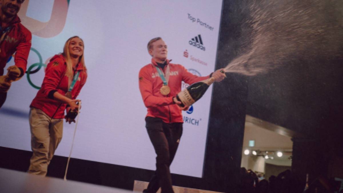 Und legt richtig los. Das Deutsche Haus macht seinem Namen als Party-Hochburg mal wieder alle Ehre