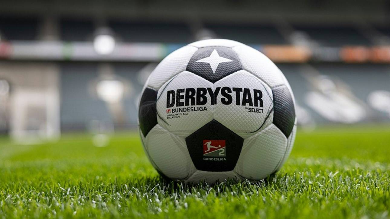 Besonderer Ball zum Zweitliga-Start