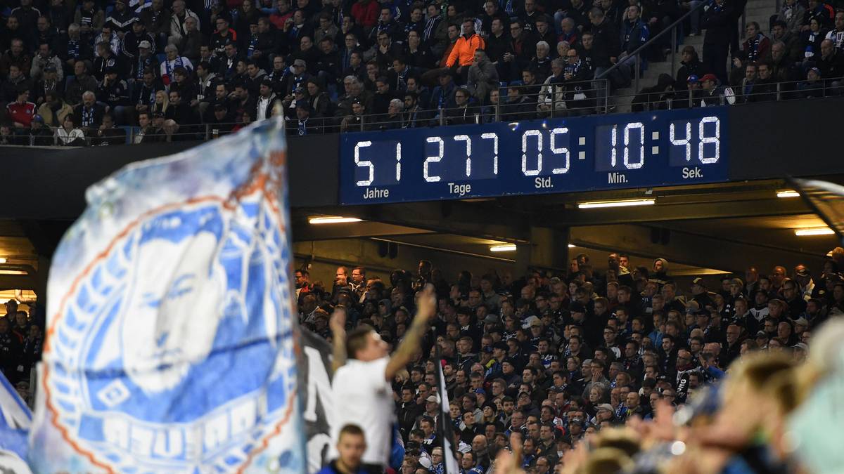 Der Hamburger SV kämpft gegen den Absturz - mal wieder. Im Rückspiel der Relegation beim Karlsruher SC braucht der Dino mindestens ein 2:2, um den ersten Abstieg seiner Bundesligageschichte noch abzuwenden