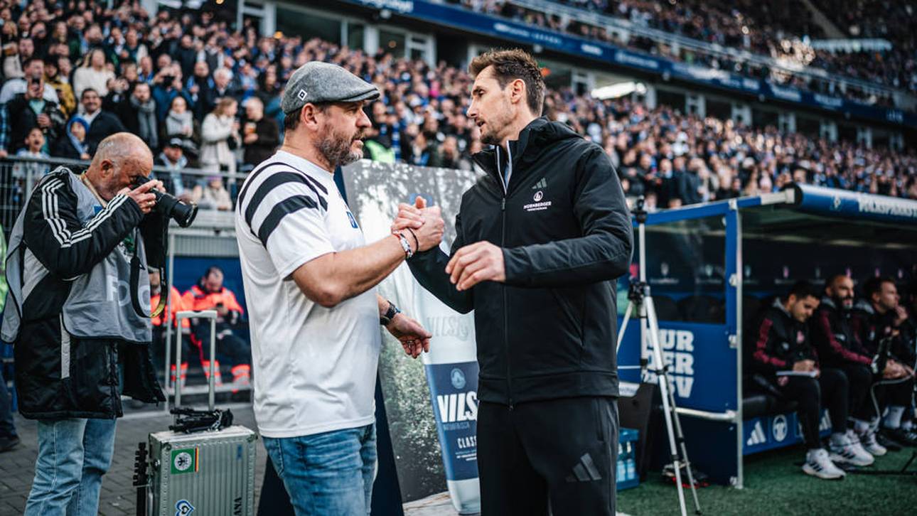 Das Trainerduell zwischen Steffen Baumgart (l.) und Miroslav Klose (r.) fand keinen Sieger